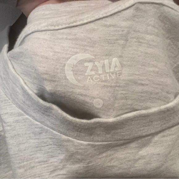 ZYIA Active Moon Mountain TShirt Heathered Gray Cotton - Picture 3 of 6